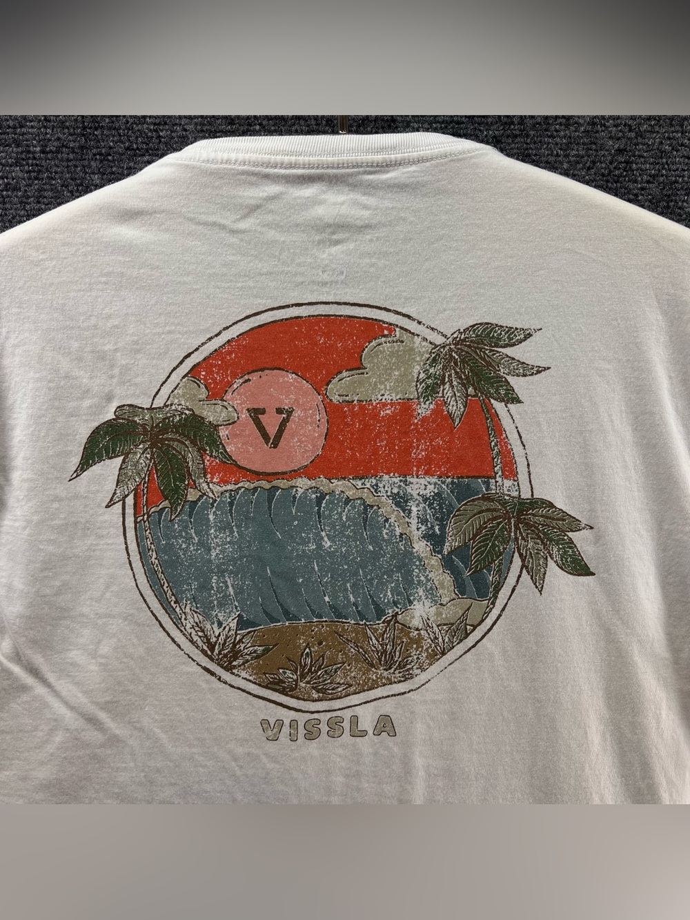 Vissla T-Shirt Mens M‎ Crewneck Graphic Tee Premium Vintage Wash Hawaiian Beach